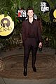 shawn mendes rocks maroon suit for island records pre grammys event 01