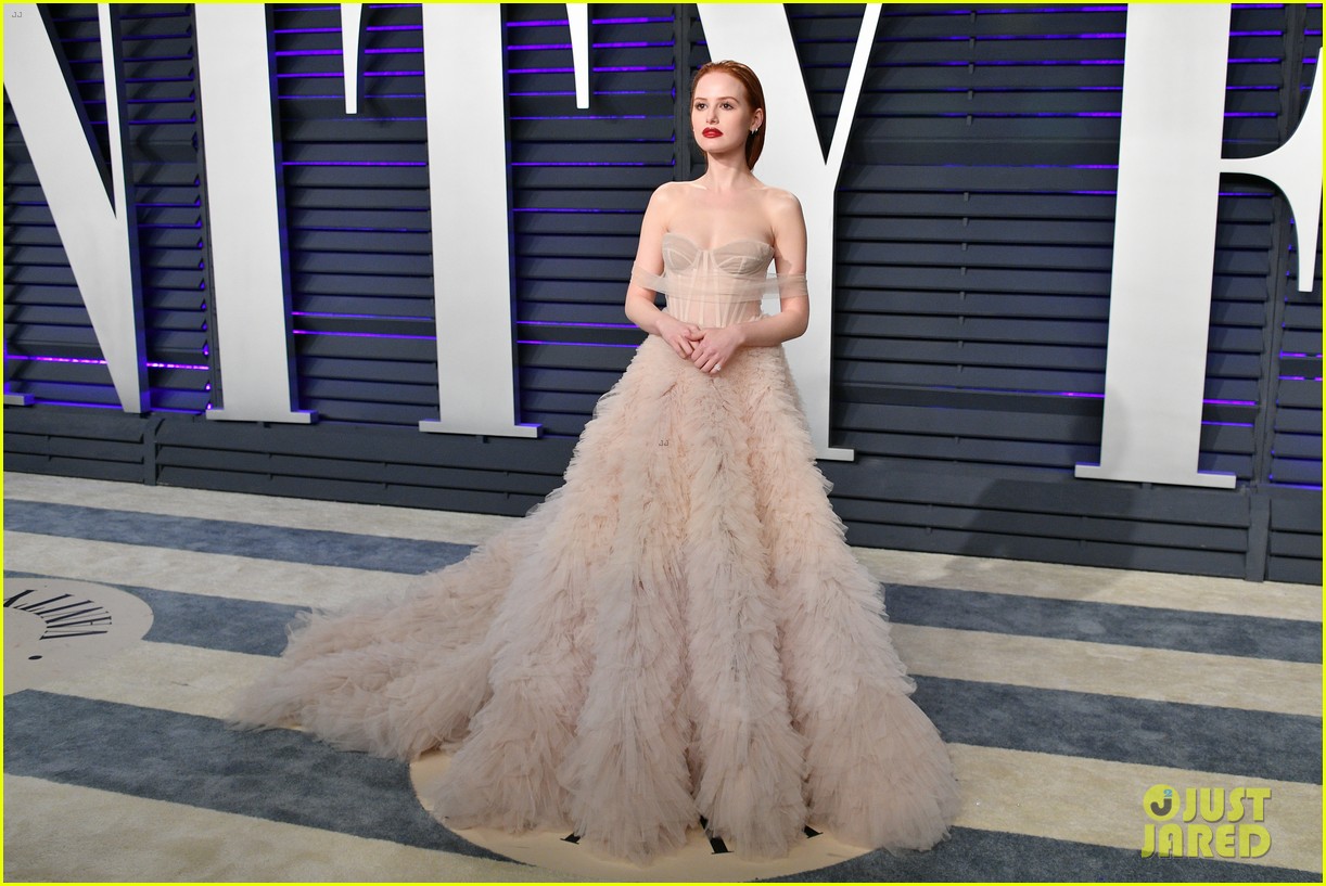 cole sprouse dylan sprouse vanity fair oscar party 21