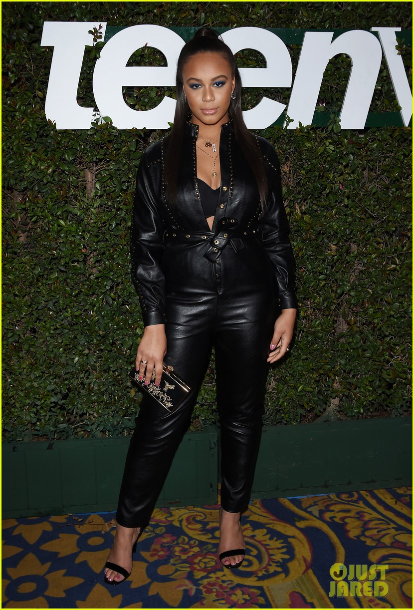 sadie stanley kira kosarin niki demartino more teen vogues young hollywood party 10