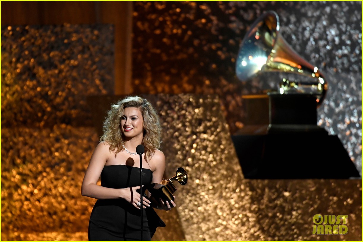 Tori Kelly Wins Two Awards At Grammys 2019 Photo 1215269 Photo Gallery Just Jared Jr