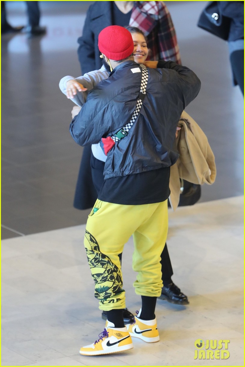 Zendaya Surprises Odell Beckham, Jr. in Fun Pictures!: Photo 1219106, Odell Beckham Jr, Zendaya Pictures