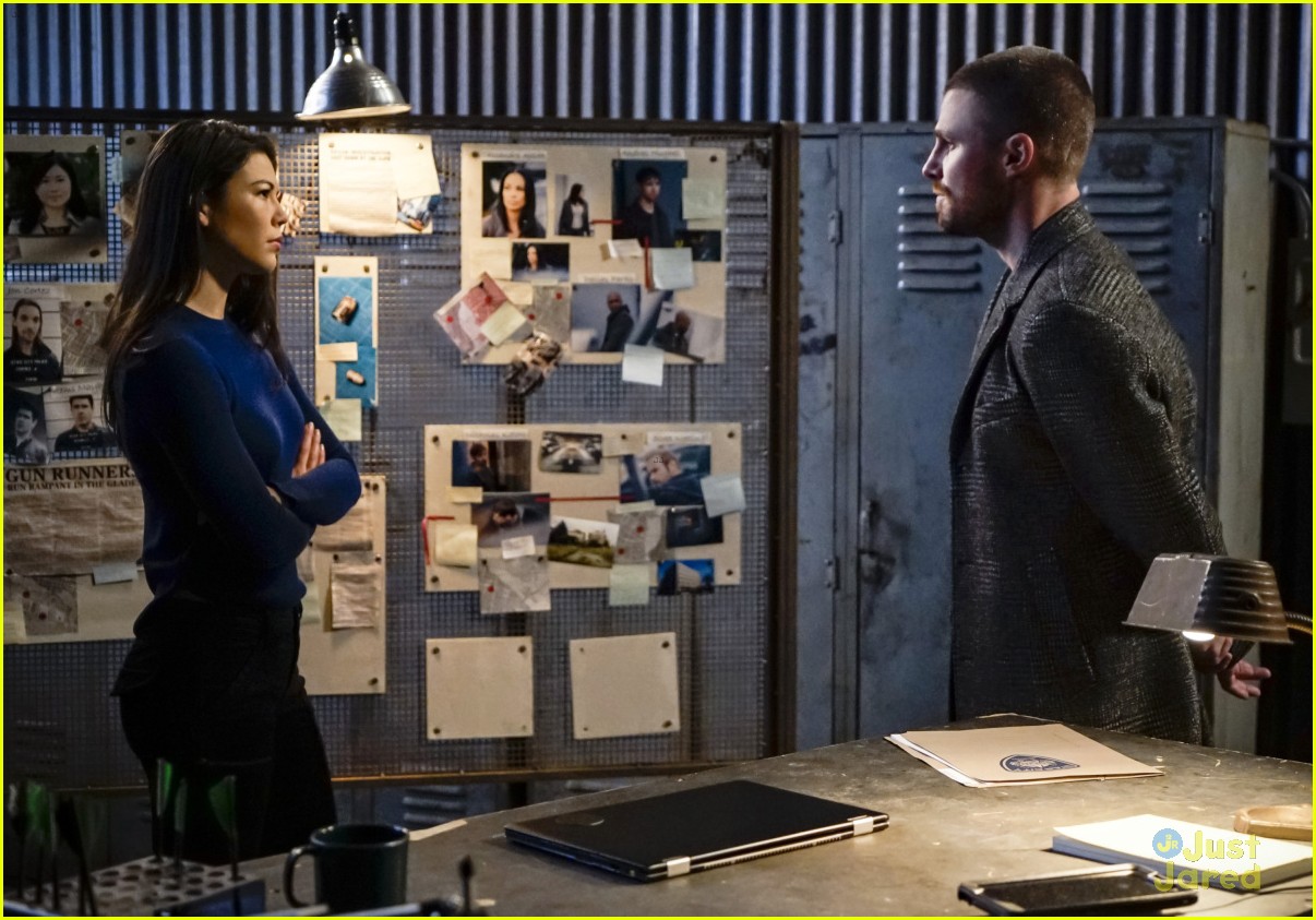 Full Sized Photo Of Arrow Brothers Sisters Stills 15 Oliver Bonds