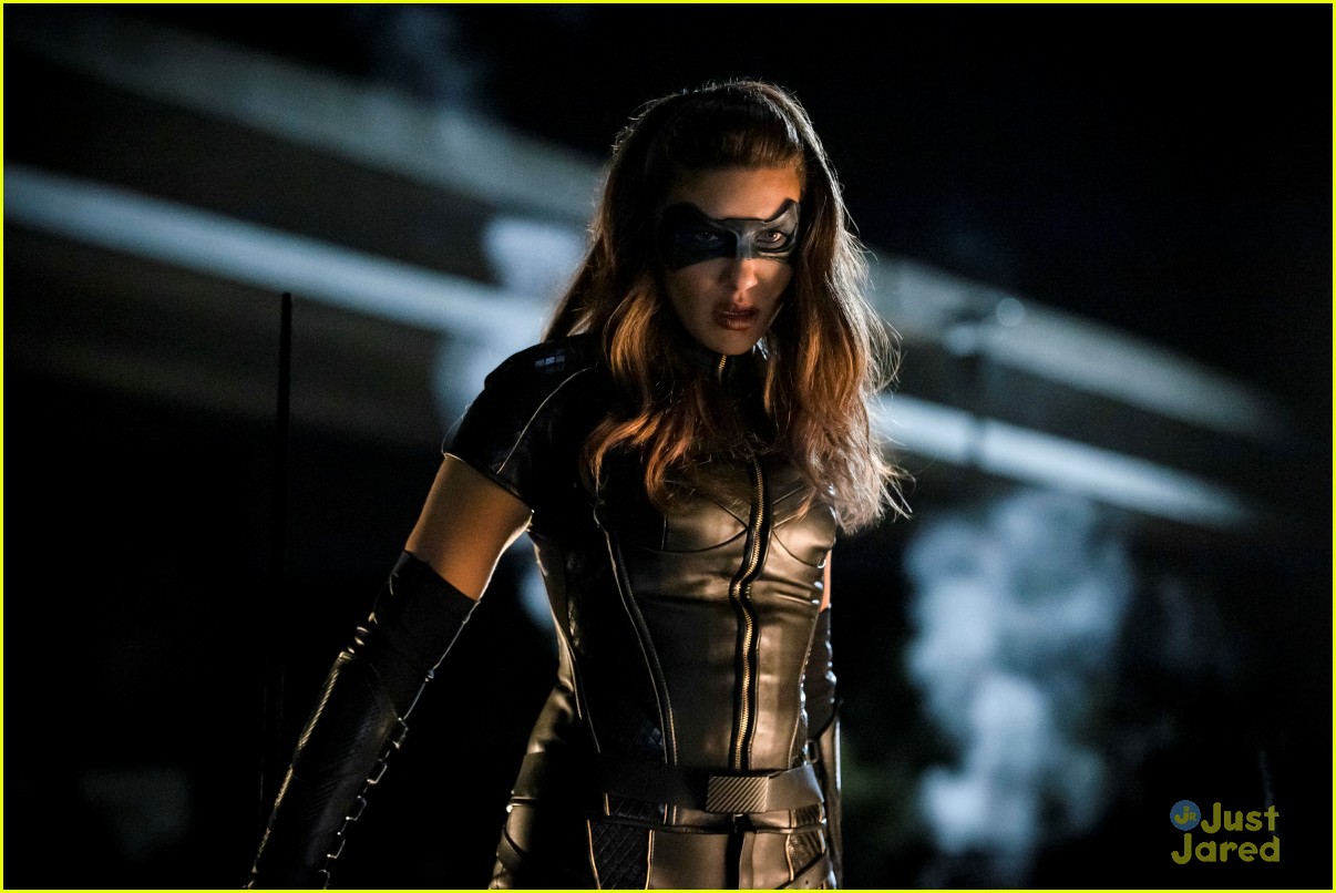 Felicity Launches Smoak Tech On Tonights Arrow Photo 1224245 Photo Gallery Just Jared Jr 7183