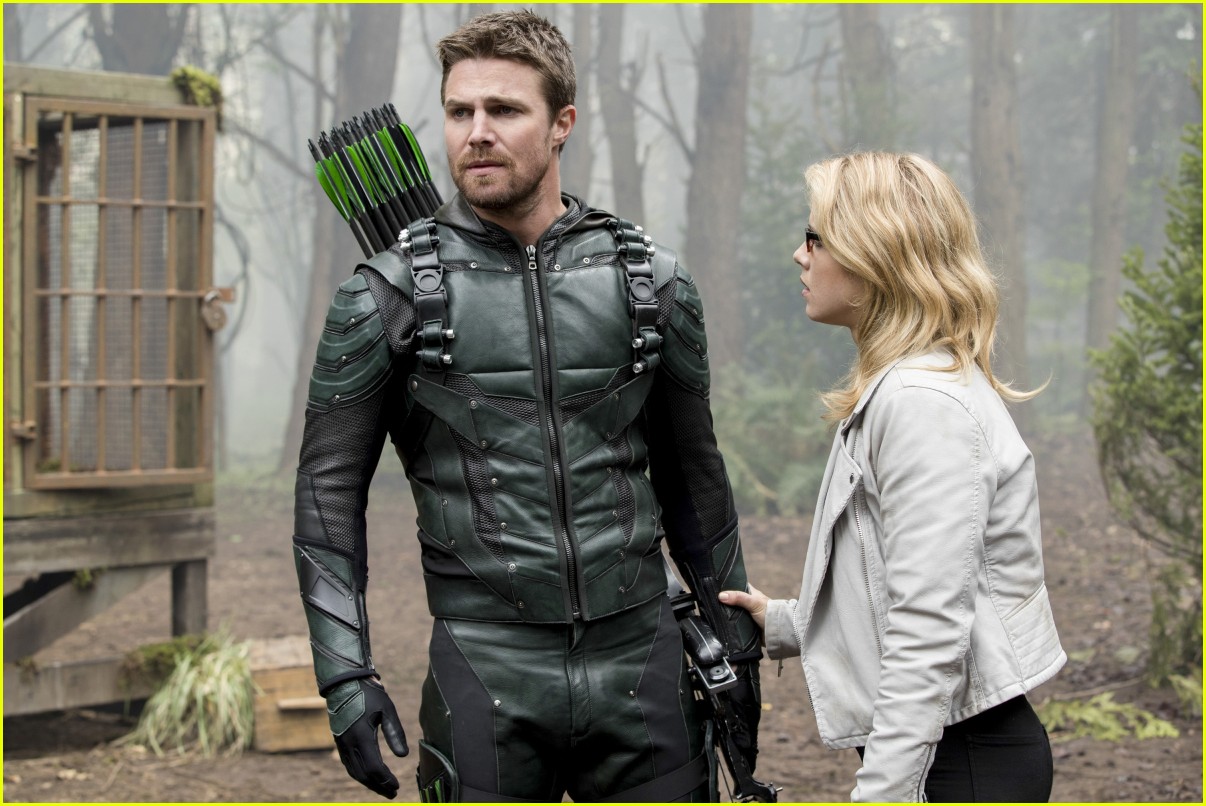 Emily Bett Rickards To Exit Arrow After Season 7 Photo 1225682 Photo Gallery Just Jared Jr 8158