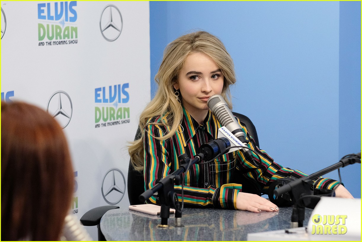 Full Sized Photo of sabrina carpenter stuns in stripes elvis duran z100