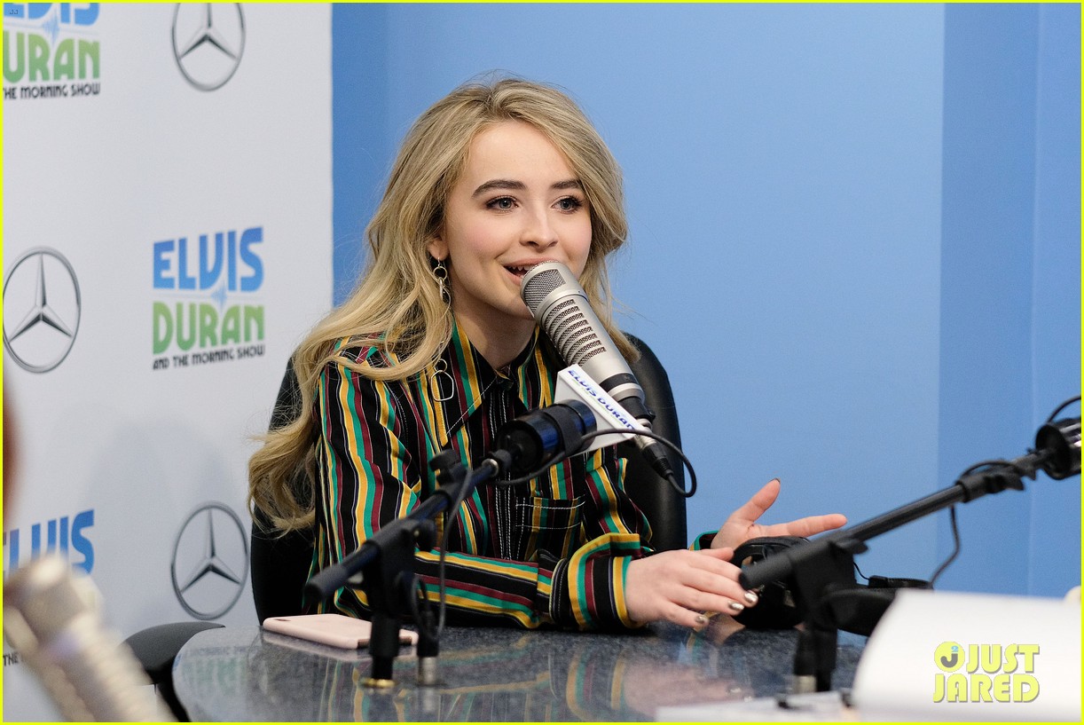 Full Sized Photo of sabrina carpenter stuns in stripes elvis duran z100