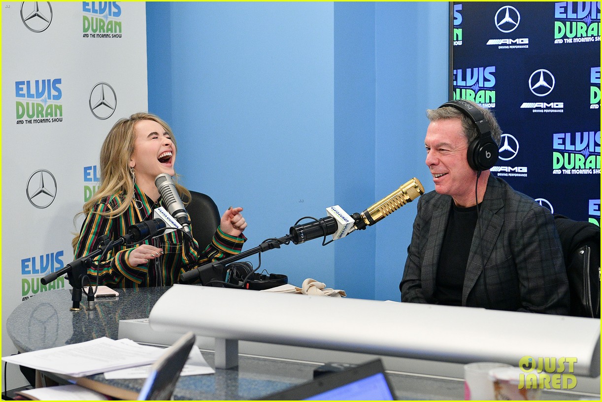 Full Sized Photo of sabrina carpenter stuns in stripes elvis duran z100