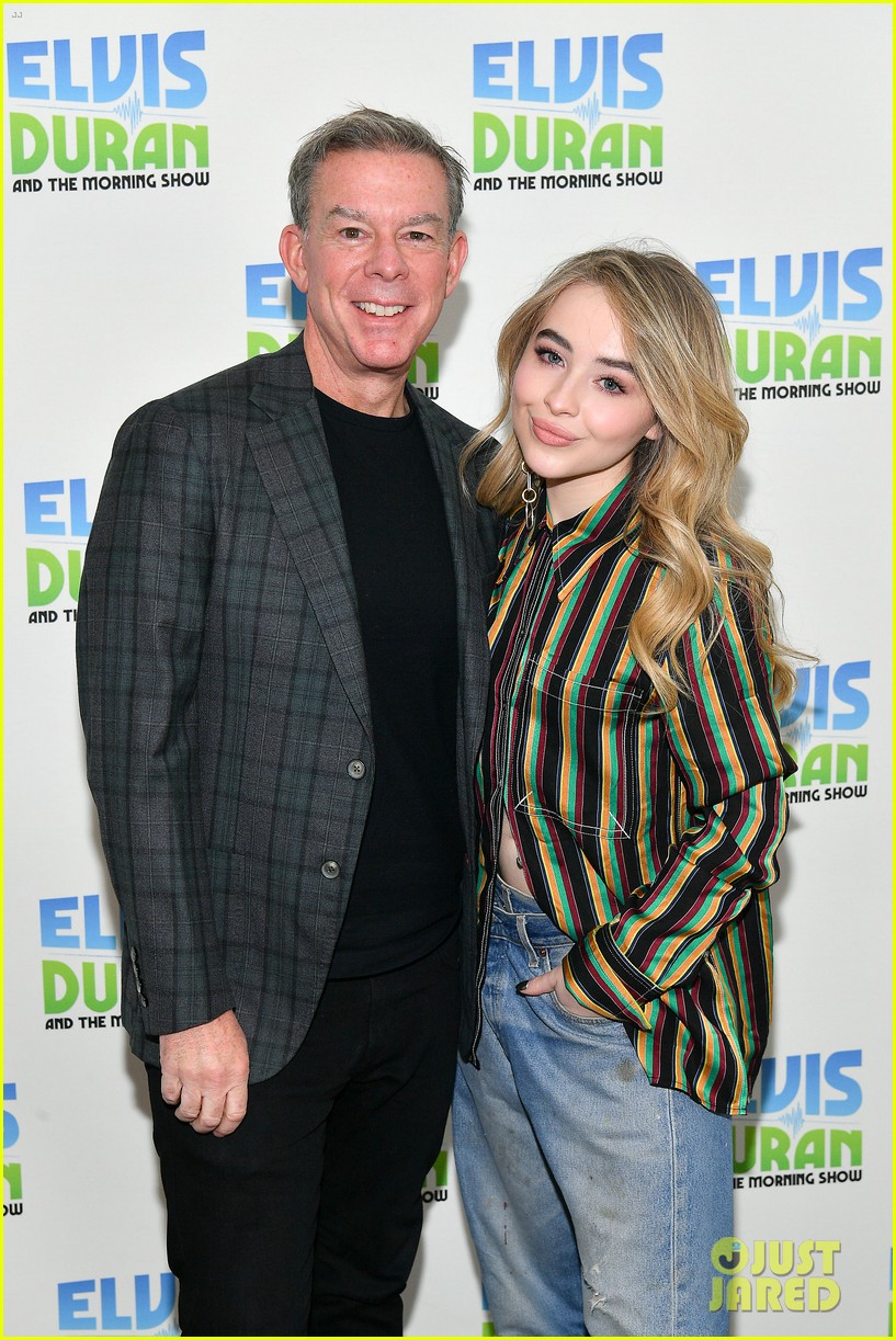 Full Sized Photo of sabrina carpenter stuns in stripes elvis duran z100