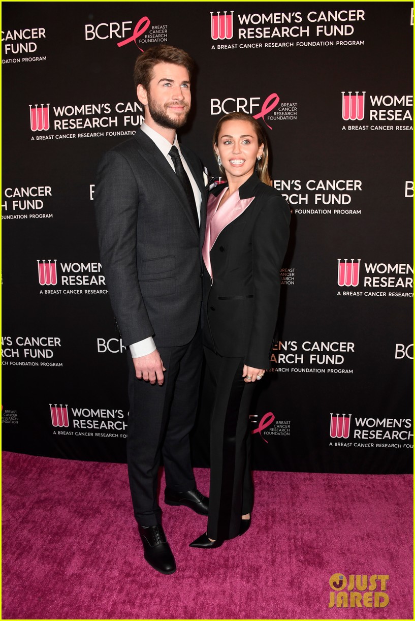 Full Sized Photo of miley cyrus liam hemsworth an unforgettable evening