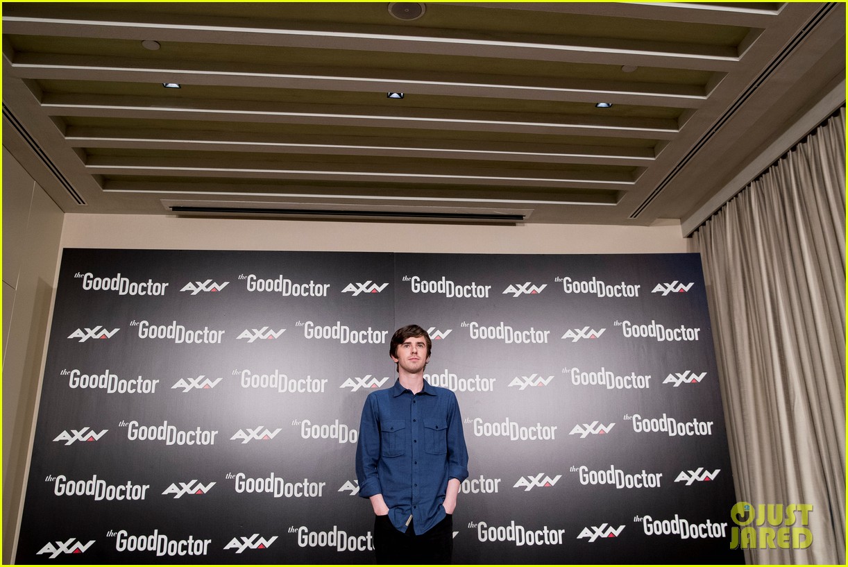 freddie highmore madrid march 2019 02