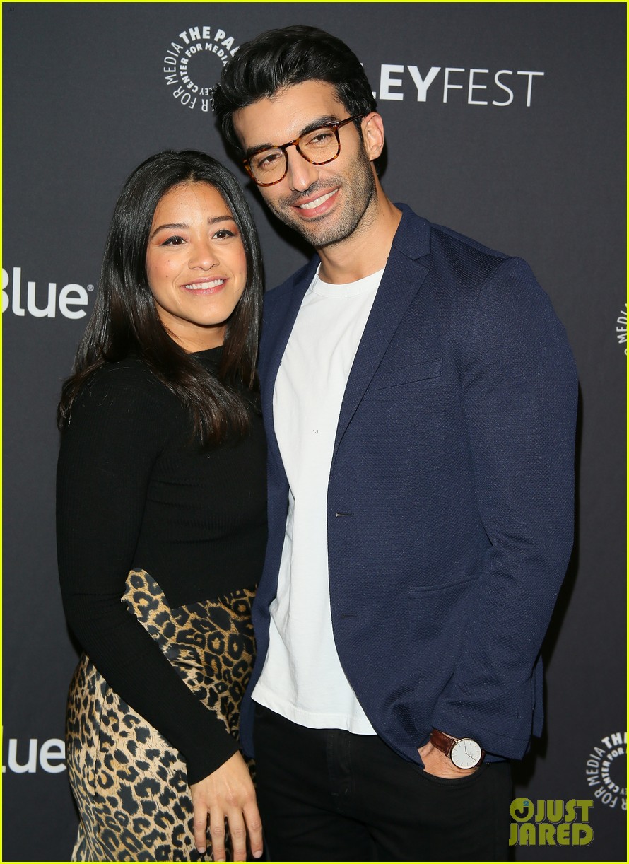gina rodriguez justin baldoni jane the virgin final season paleyfest 03