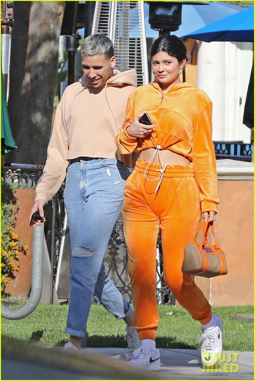 Kylie Jenner Lets Out a Smile While Enjoying a Lunch Date Photo