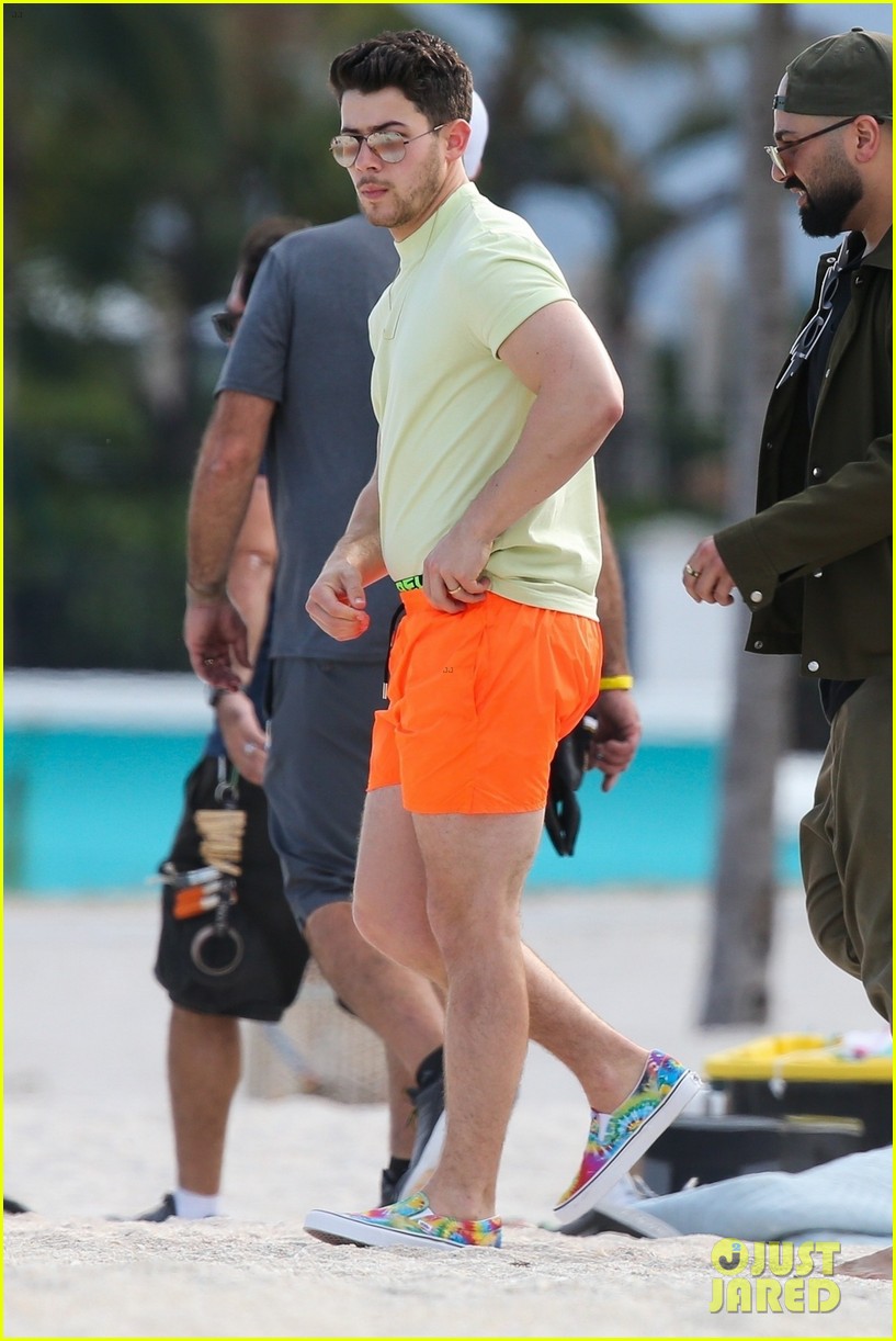 Nick & Kevin Jonas Film Their Music Video at the Beach! | Photo 1224698 ...