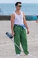the jonas brothers throw huge beach party for music video in miami 34