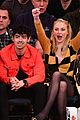 joe jonas sophie turner kiss at new york knicks game 04