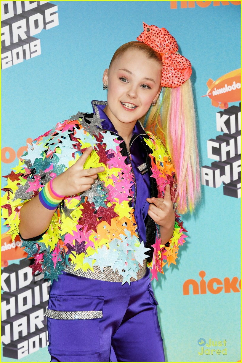 JoJo Siwa Rocks Tons of Stars on Her Jacket For Kids' Choice Awards