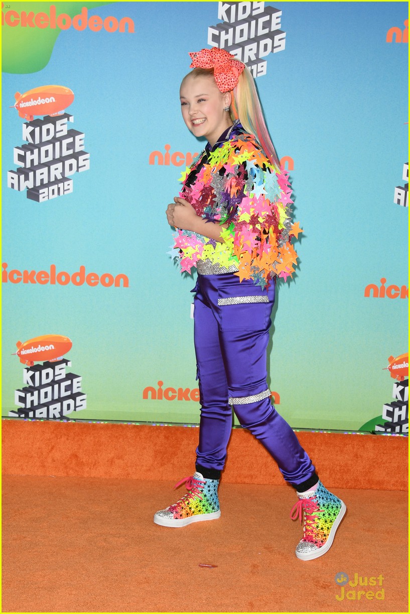 JoJo Siwa Rocks Tons of Stars on Her Jacket For Kids' Choice Awards