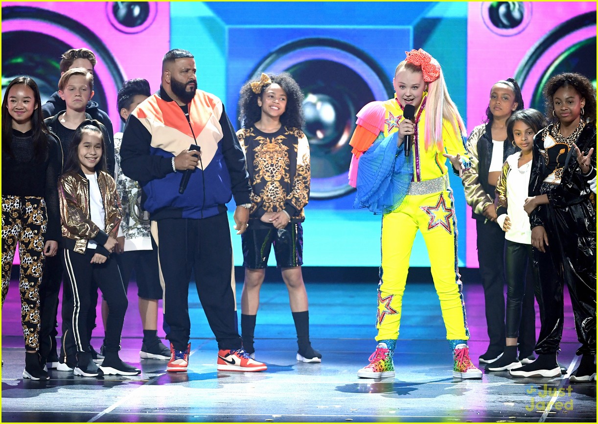 jojo siwa yellow look win kcas 02