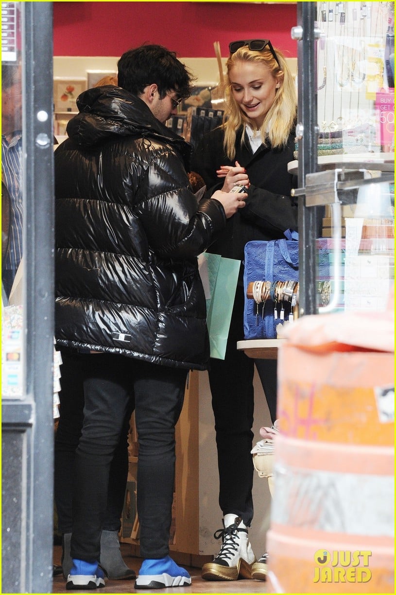 Full Sized Photo of joe jonas sophie turner shopping nyc 03 | Joe Jonas