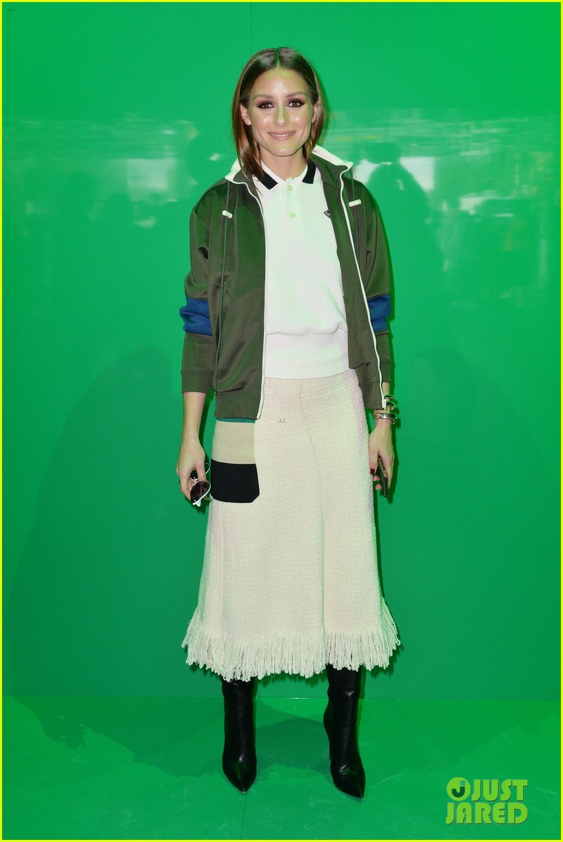kate mara brooklyn beckham lacoste paris show 06