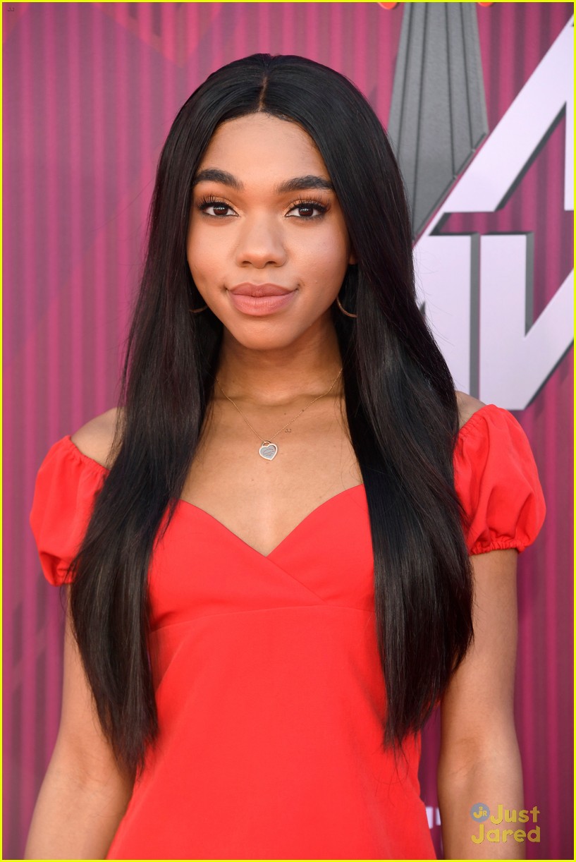 Full Sized Photo of nia sioux witney carson teala dunn more iheart