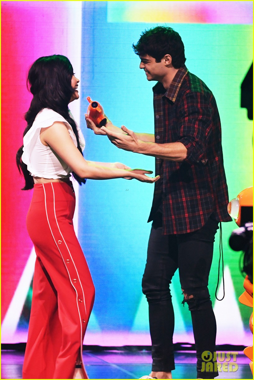 noah centineo presented favorite movie actor lana condor kca 02