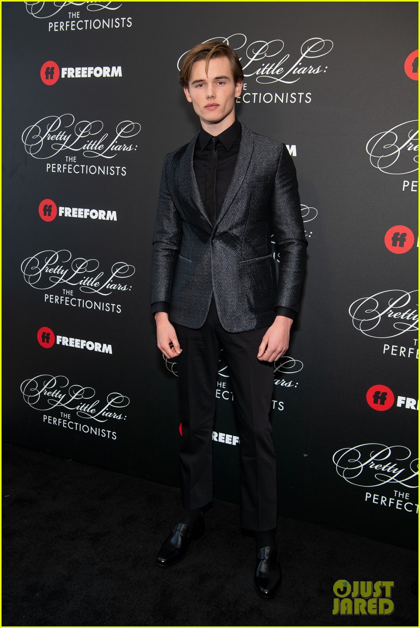 cast of pll the perfectionists stun at los angeles premiere 11
