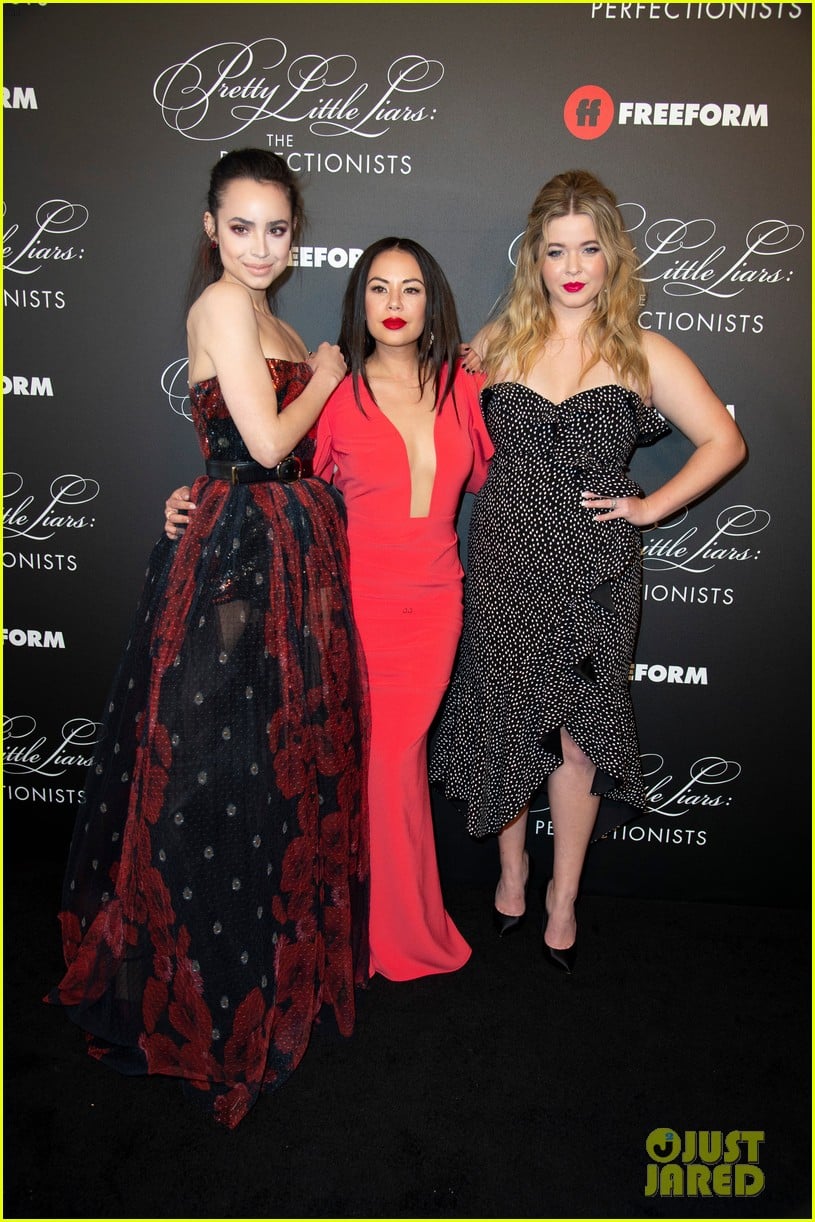 cast of pll the perfectionists stun at los angeles premiere 23