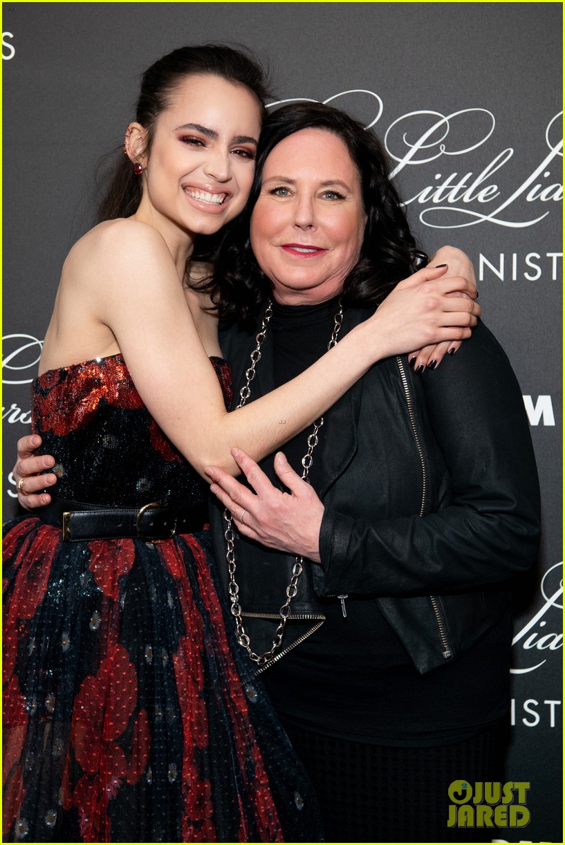 cast of pll the perfectionists stun at los angeles premiere 40