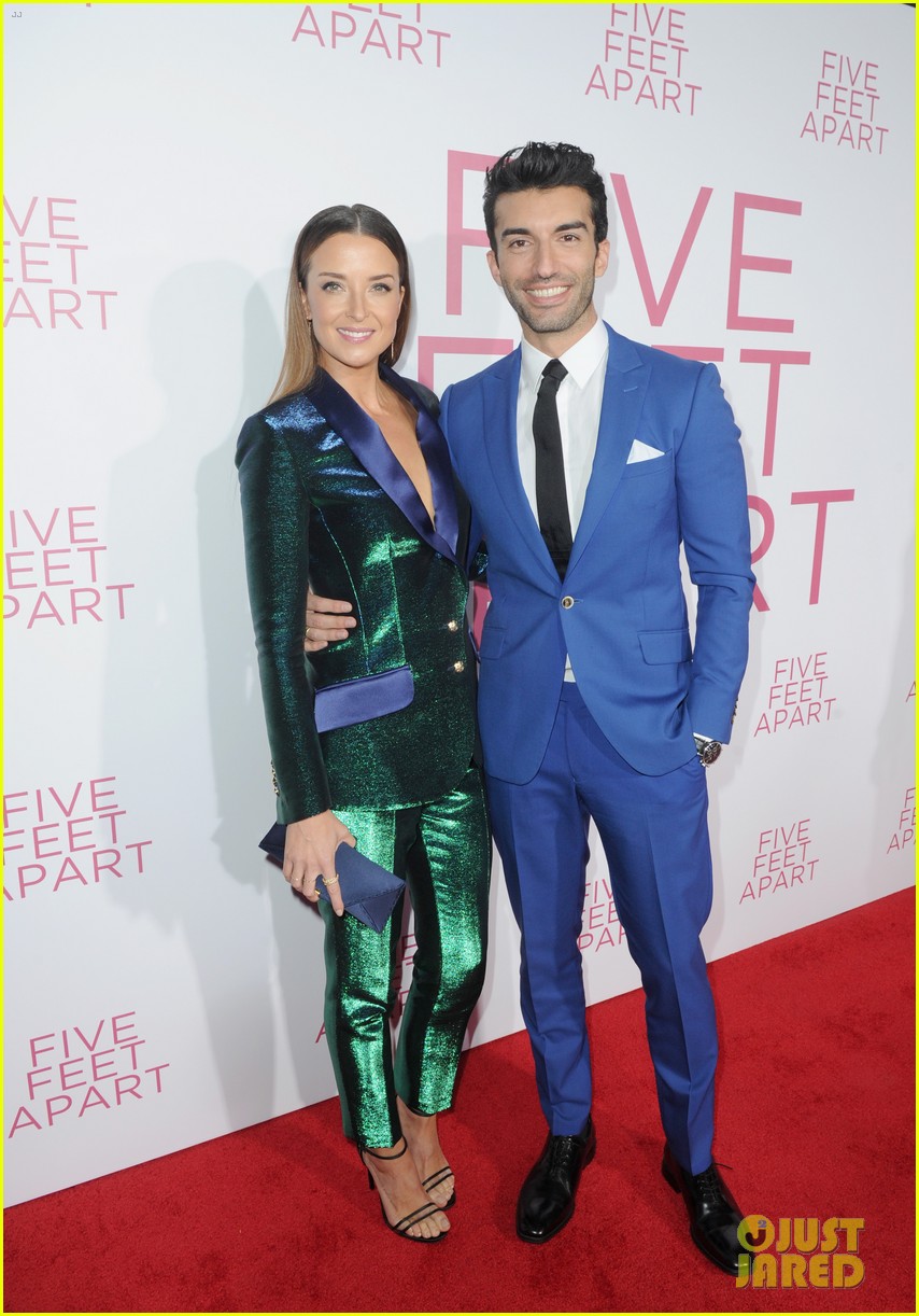 Justin Baldoni Gets Gina Rodriguez's Support at 'Five Feet Apart