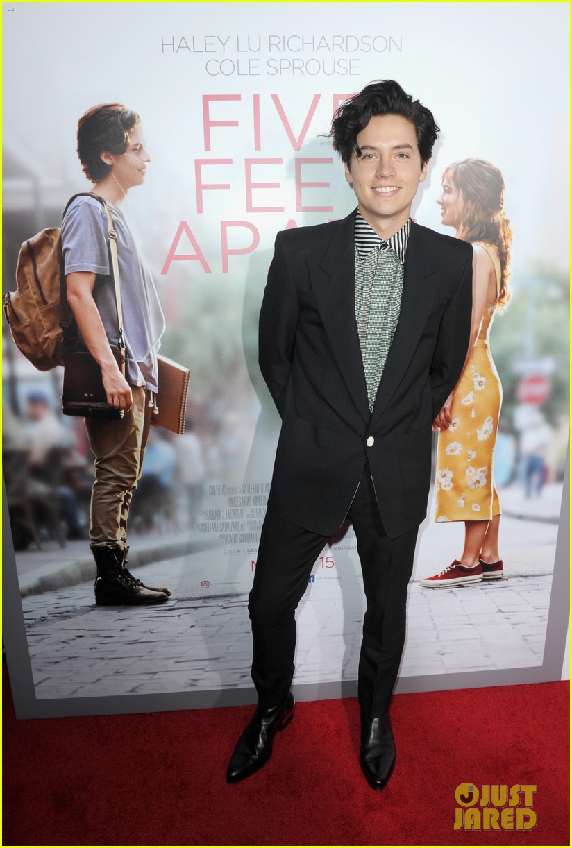 Lili Reinhart Gives Cole Sprouse a Sweet Kiss at 'Five Feet Apart