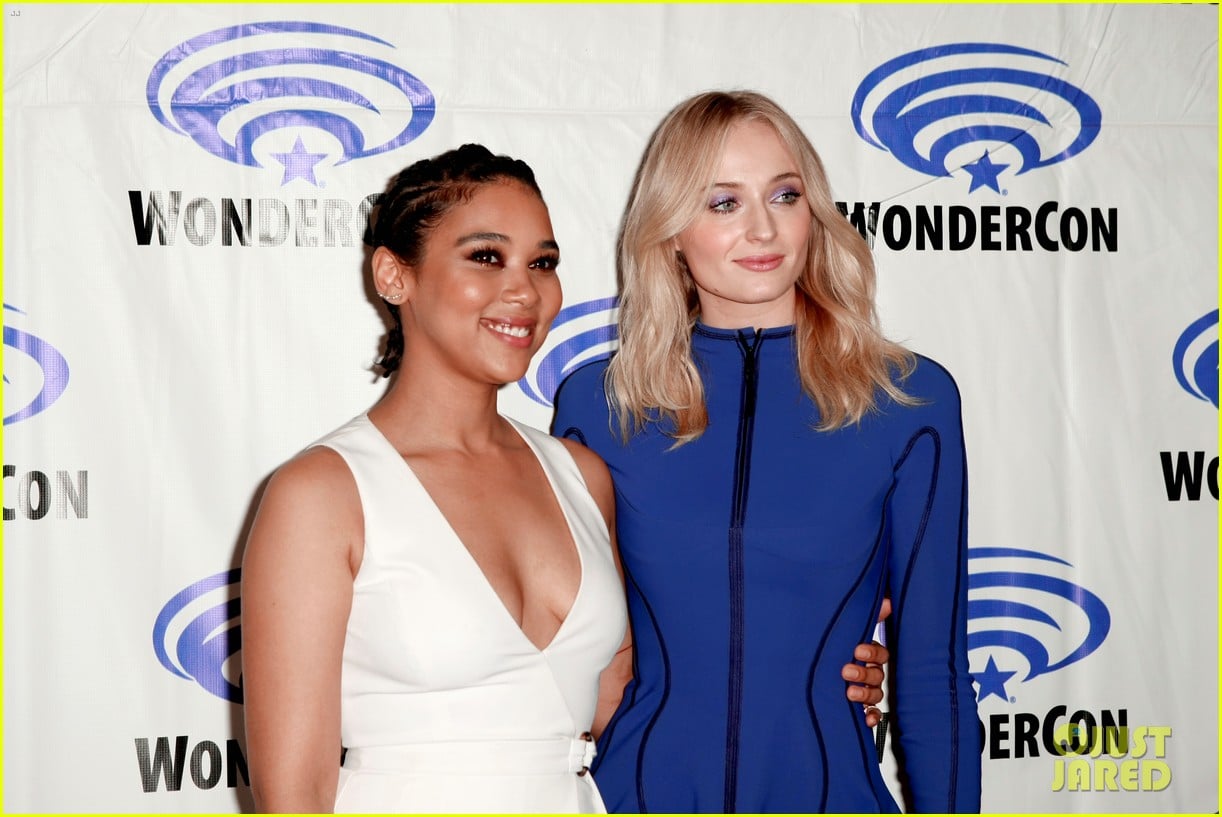 Sophie Turner, Nicholas Hoult, & Evan Peters Bring &lsquo;Dark Phoenix&rsquo; to