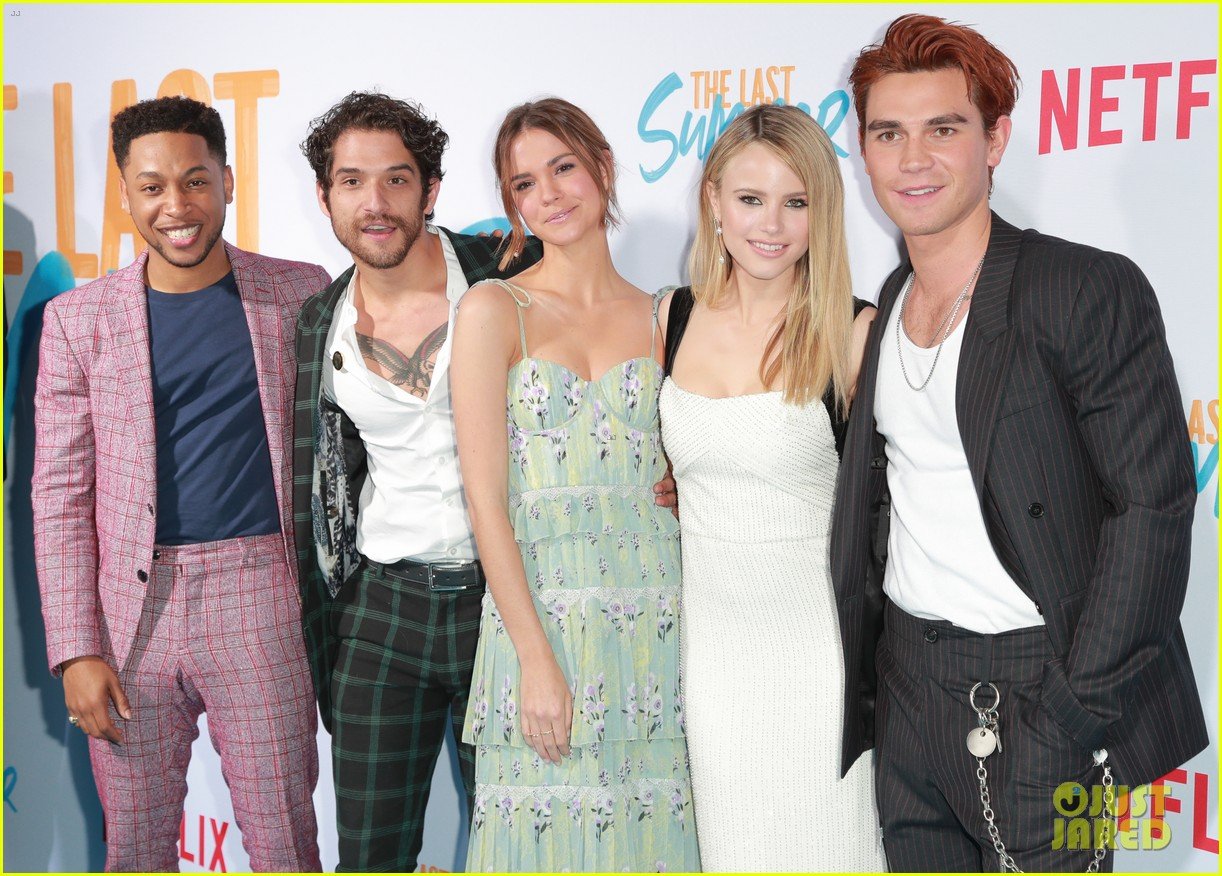 kj apa maia mitchell tyler posey the last summer premiere 36