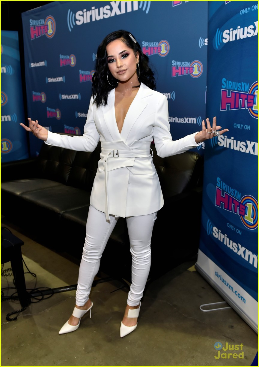 becky-g-rocks-hot-white-ensemble-during-siriusxm-visit-in-vegas-photo