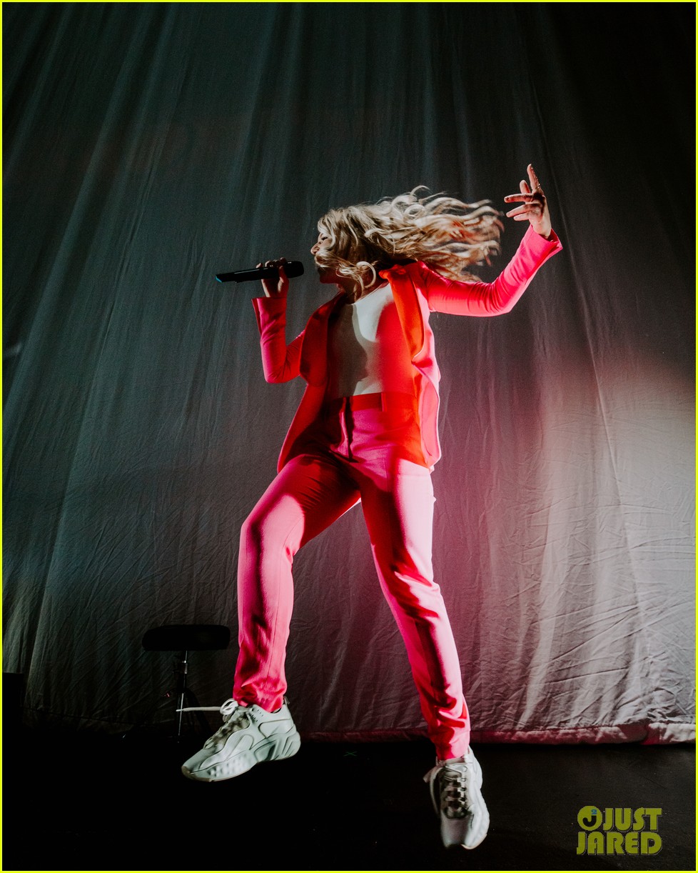 Full Sized Photo of bryn elliott why dont we tour diary 03 Brynn Elliott Goes Behindthe