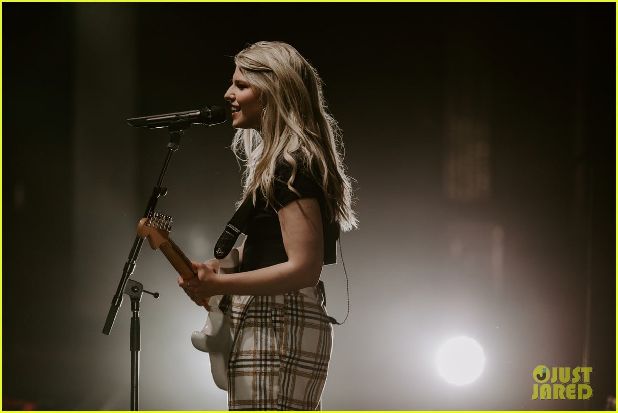 Full Sized Photo of bryn elliott why dont we tour diary 05 Brynn Elliott Goes Behindthe