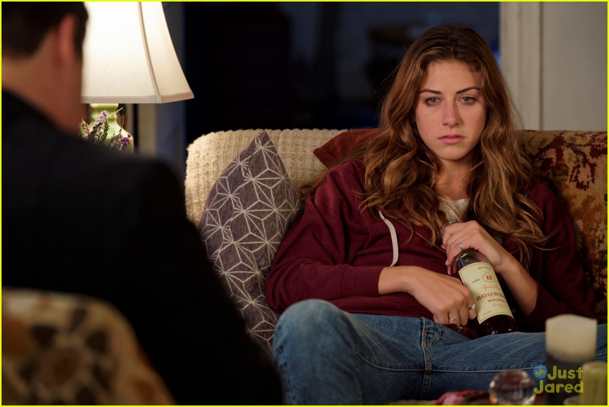 in dark stills pilot episode 04