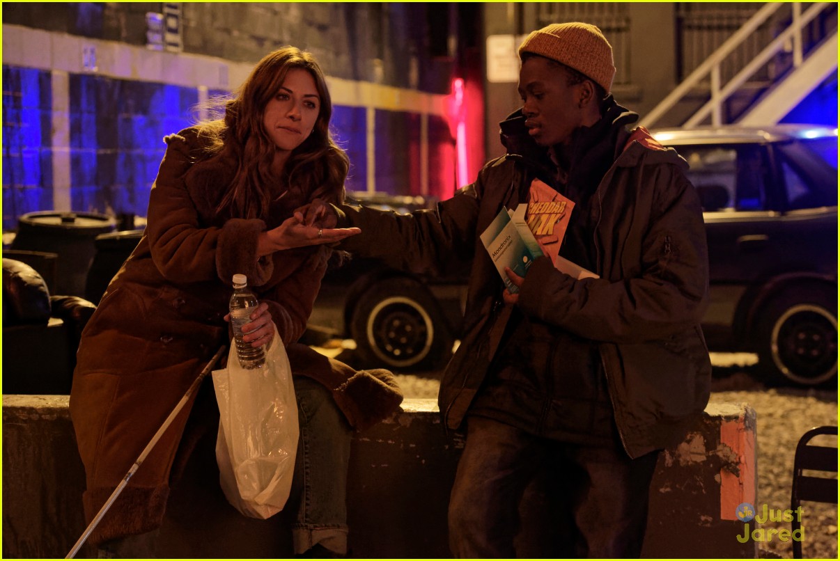 in dark stills pilot episode 07