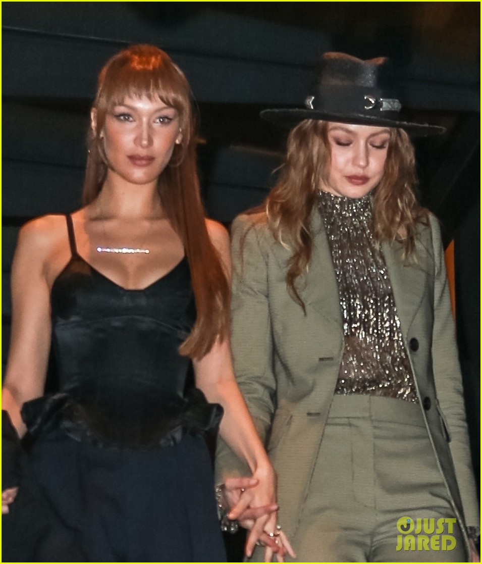 Full Sized Photo of gigi hadid bella hadid marc jacobs wedding 06