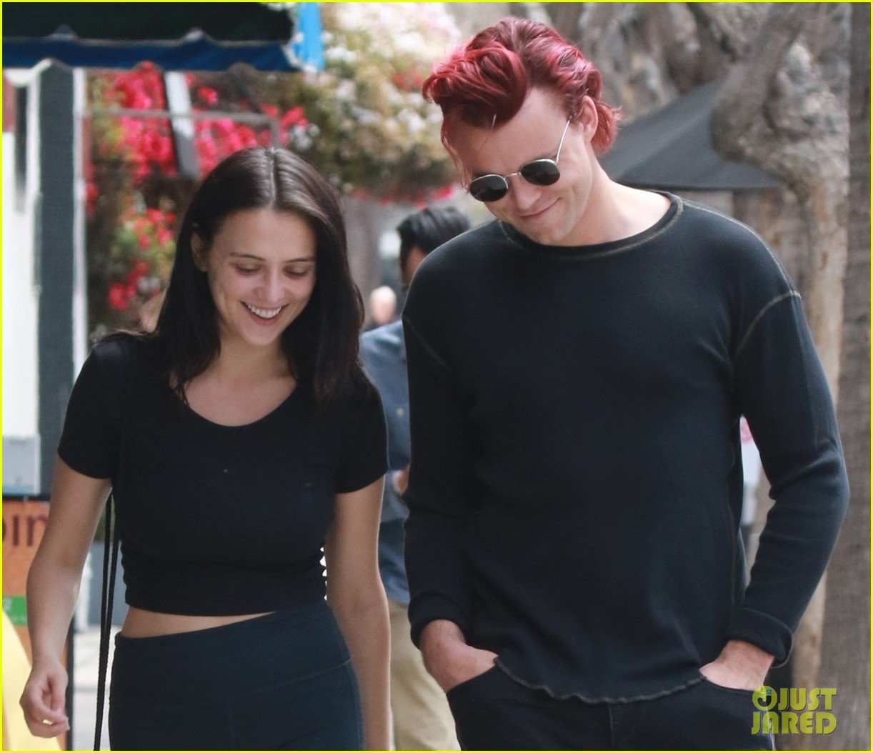 Full Sized Photo of ashton irwin and rumored girlfriend kaitlin