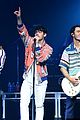 jonas brothers perform at march madness music series 01