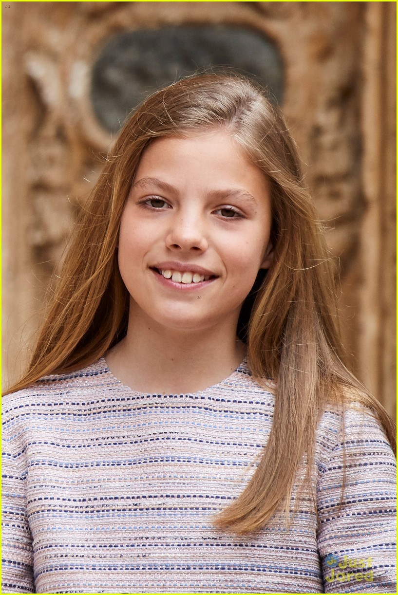 Princess Leonor Wears Pretty Blue Dress For Easter Mass With Sister ...