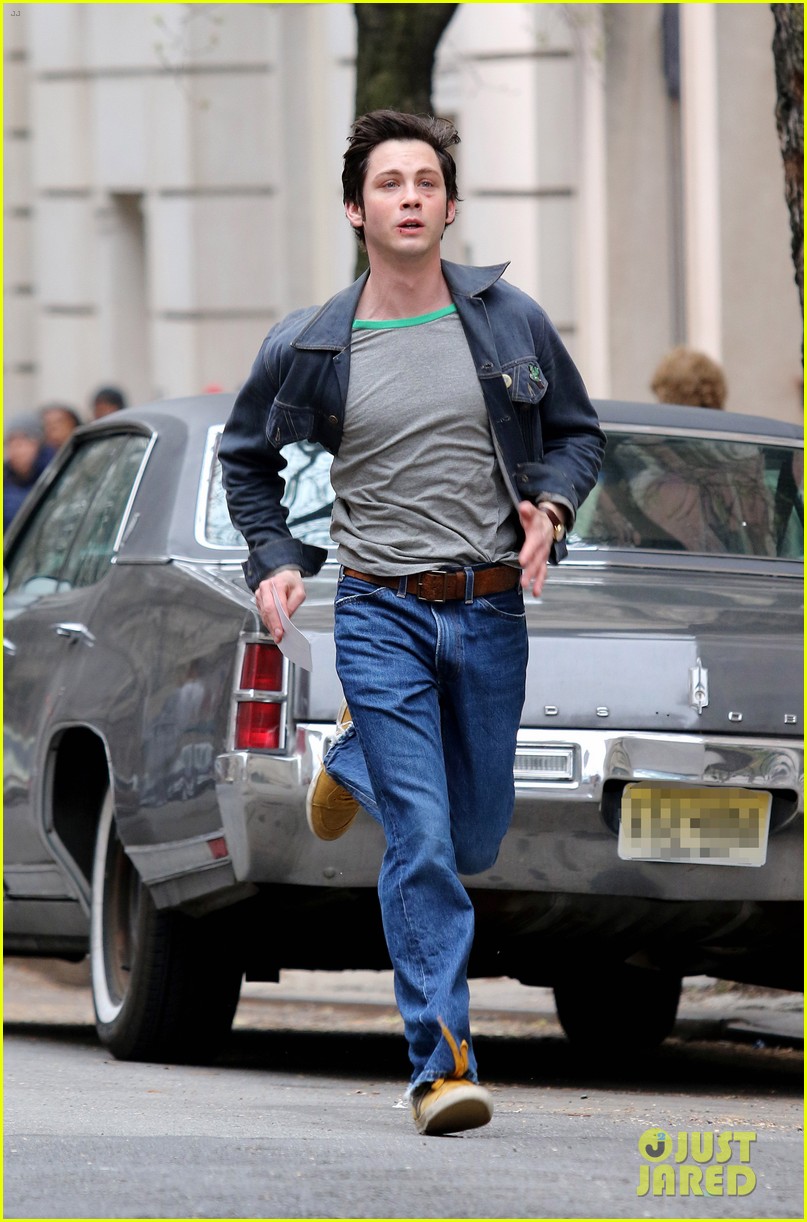 logan lerman runs frantically while filming amazons the hunt 05