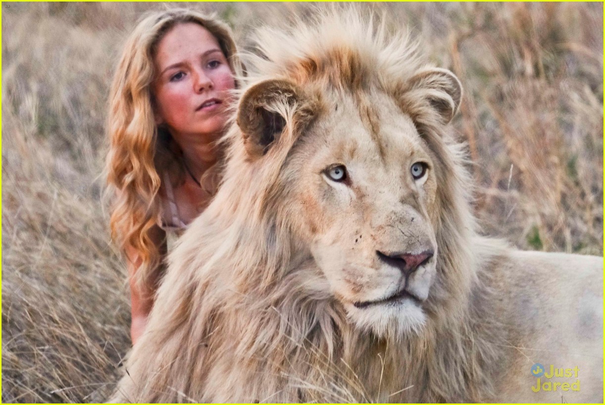 mia white lion stills clip 06