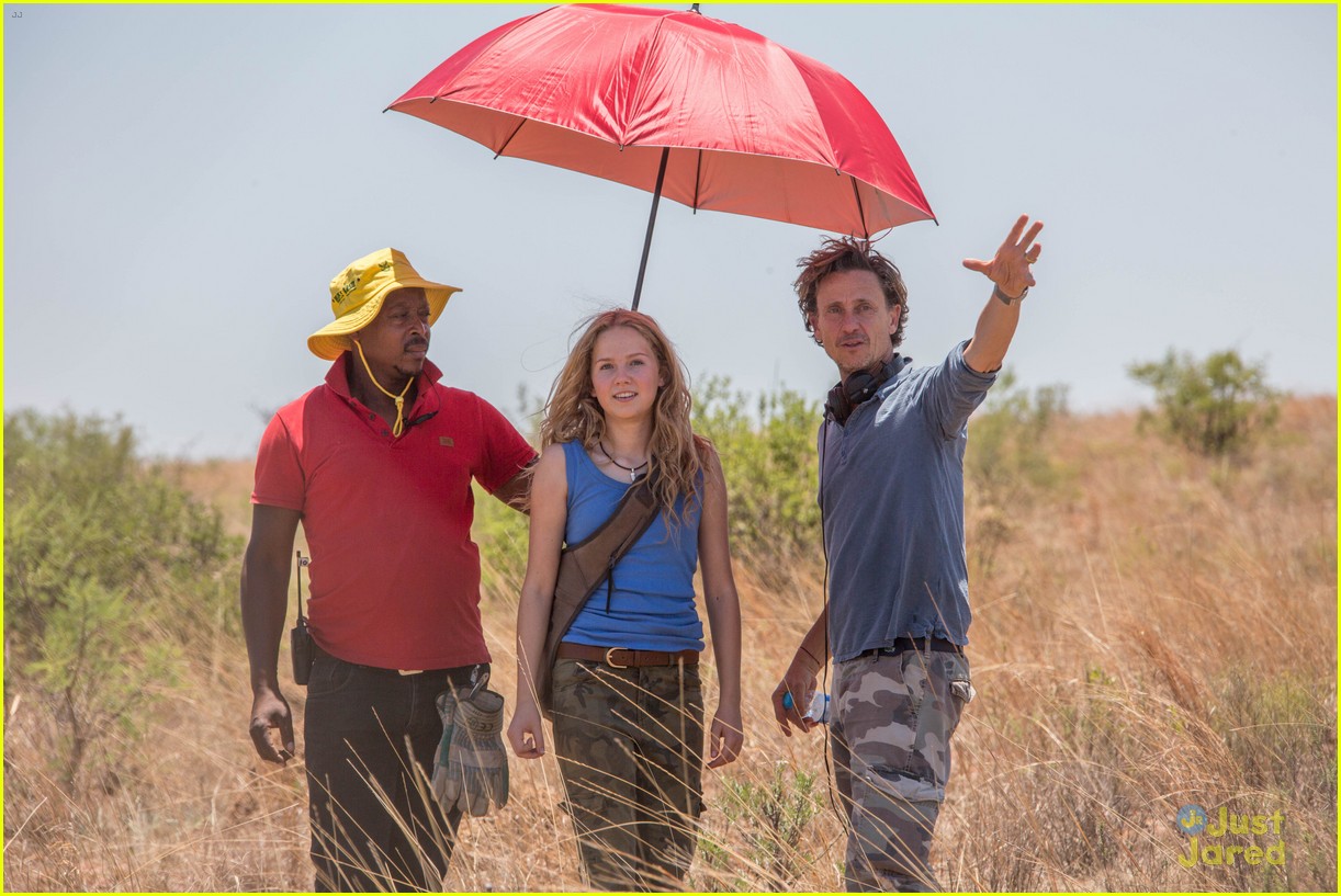 mia white lion stills clip 14