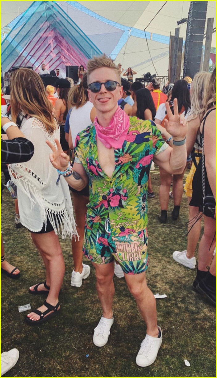 Tyler Oakley & Boyfriend Anthony Russo Share Great Photos Weekend!: Photo 1229212 | 2019 Coachella Music Festival, Anthony Russo, coachella, Shirtless, Tyler Oakley | Just Jared Jr.