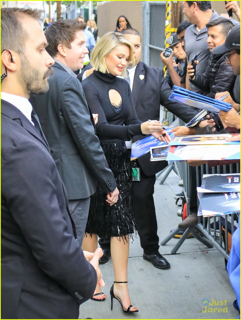 Full Sized Photo of olivia holt fashionable jkl arrival 03 | Olivia