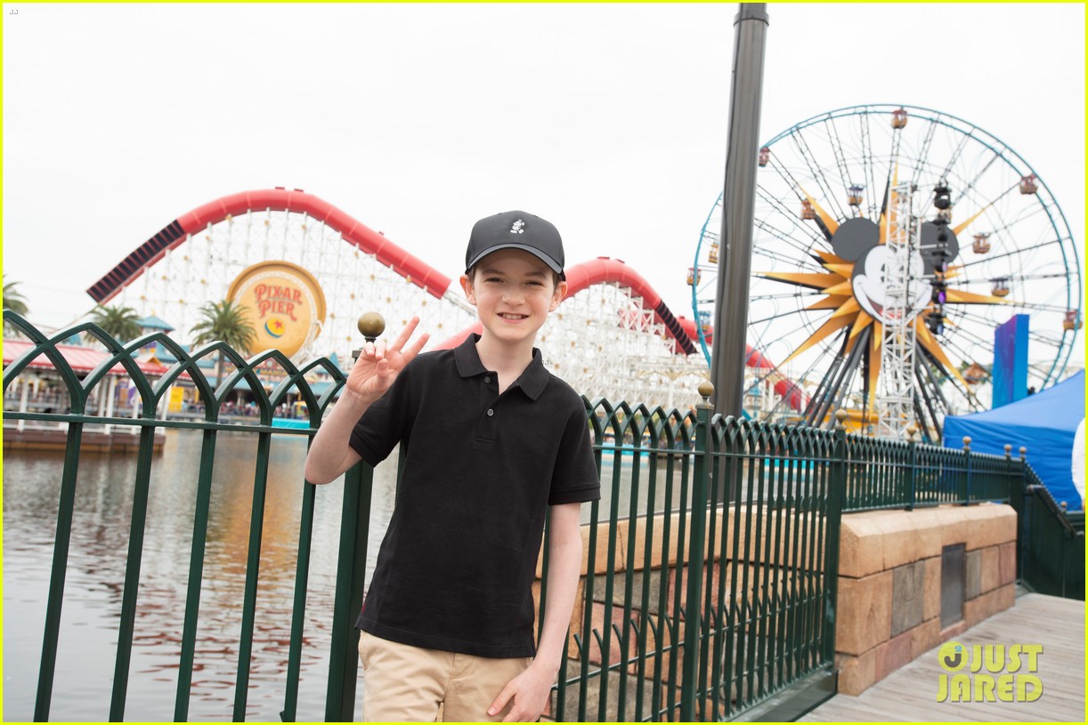 Full Sized Photo of ravens home cast disney channel fan fest 12 | Navia