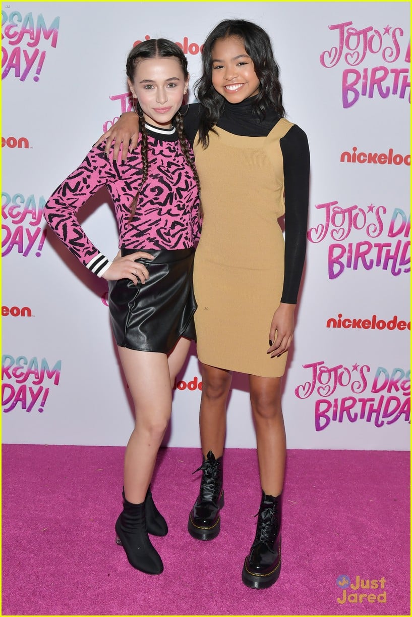 Full Sized Photo of sky katz navia robinson jojo party 03 | Sky Katz