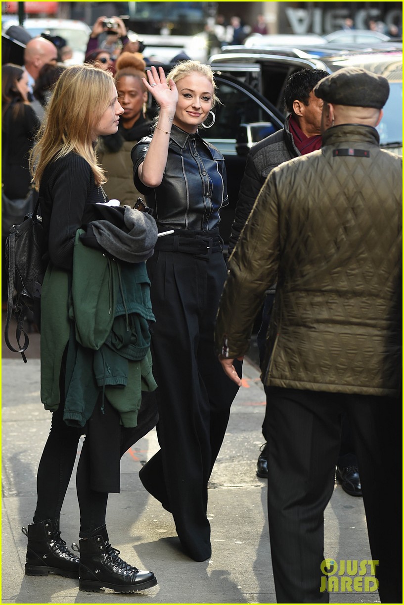 Sophie Turner & Maisie Williams Are Total Friendship Goals on 'GMA